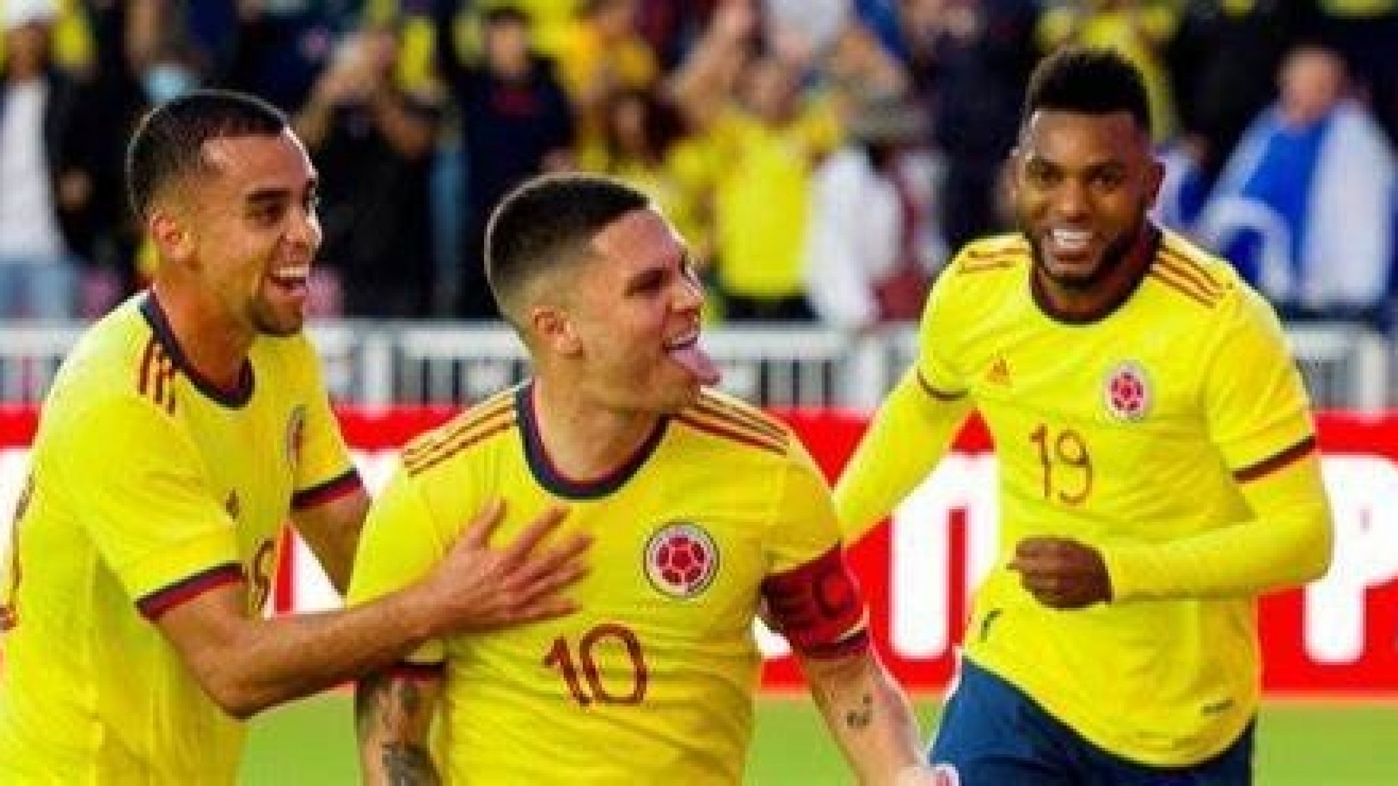 Atentos Gallardo y Scaloni: Juanfer Quintero jugó, hizo un gol y salió lesionado